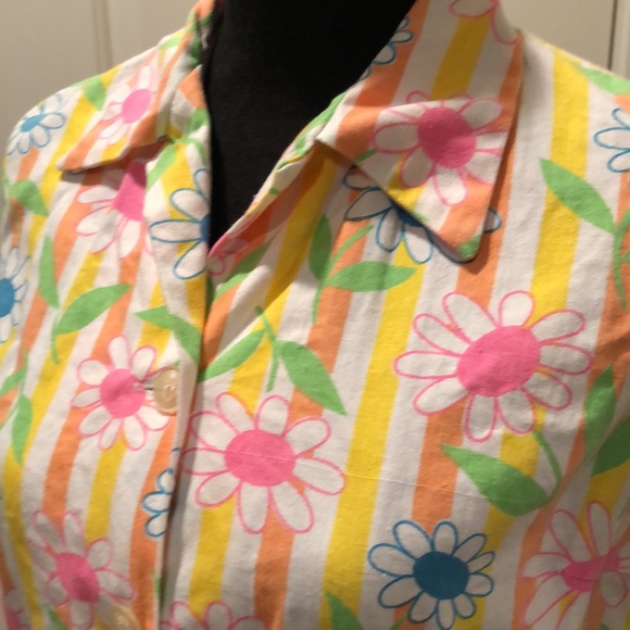 Vintage Sleeveless Button Down Top - Picture 2 of 4